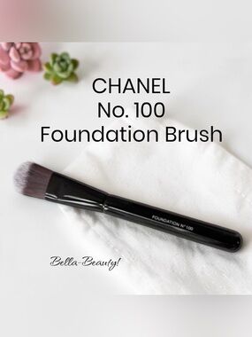 Chanel No. 100 LES PINCEAUX DE CHANEL 
No. 100 Foundation Brush 
   ~NEW~ In Box